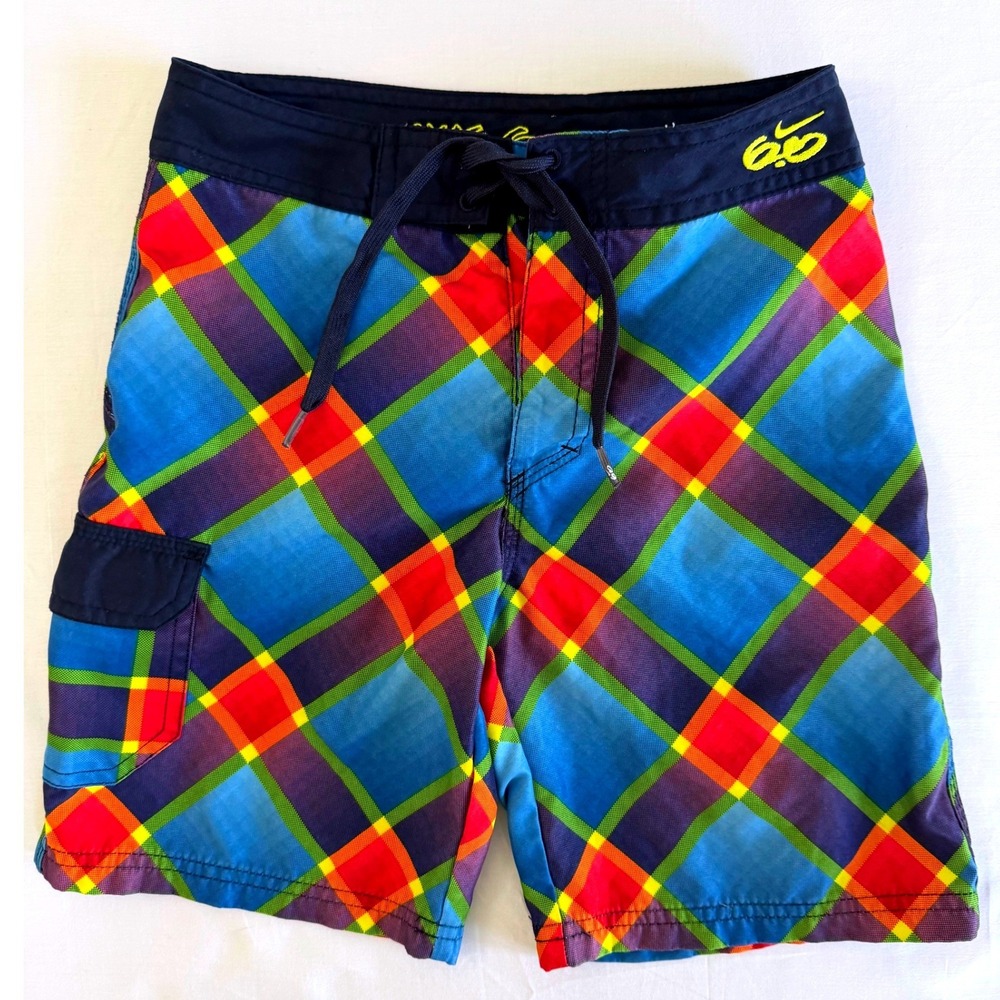 Nike 6.0 Boys Board Shorts Size 6 Surf Skate Y2K Plaid Beach Core Swim Trunks